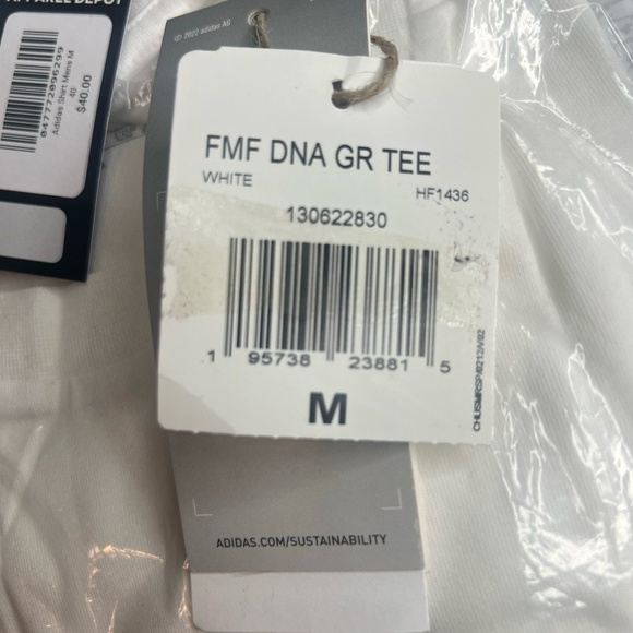 Adidas T-Shirt Mens Size M White Green Short Sleeve Large Logo Print Sportswear - Picture 5 of 5